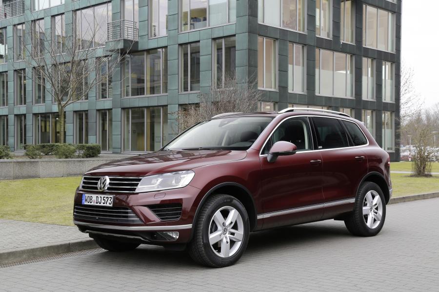  Volkswagen Touareg V6 TDI Executive Edition 2016 года  (фото 2 из 6)